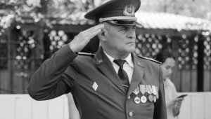 President Awards Order "Aybyn" II Class to the Late Teacher Alexander Rudenko