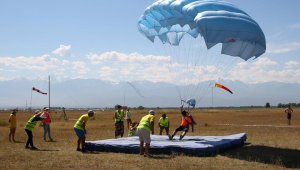 Kazakhstan and Armed Forces Parachuting Competition Championship Commences in Almaty Region