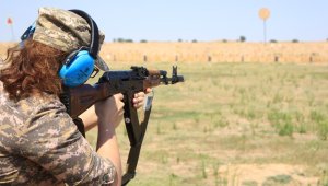 Female Soldiers Sweep Top Prizes in Tactical Shooting Competition